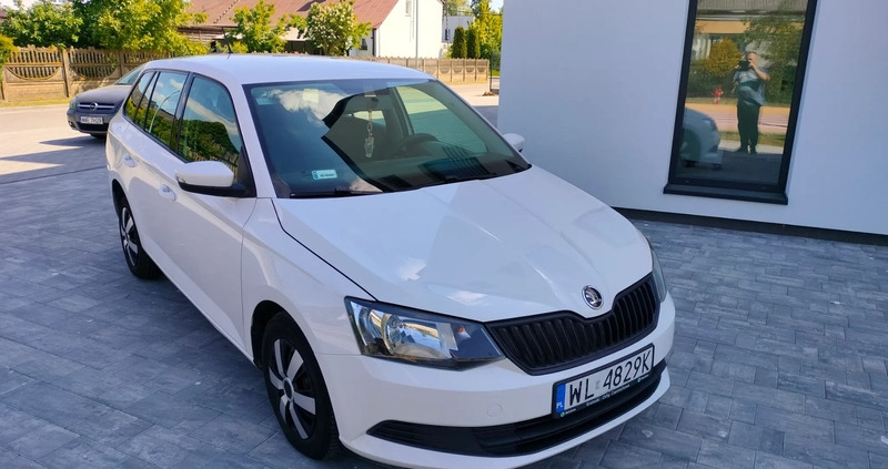 Skoda Fabia cena 27900 przebieg: 203800, rok produkcji 2017 z Węgrów małe 106